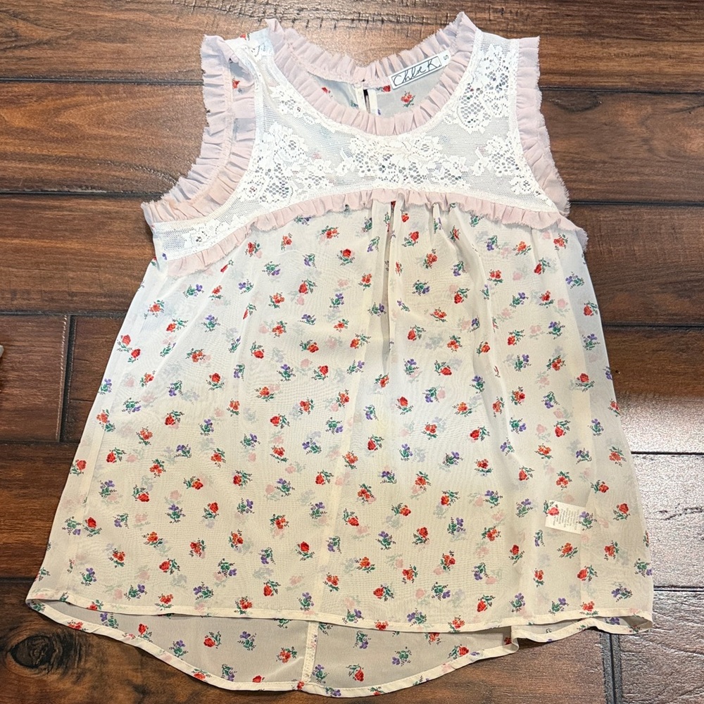 Chloe K Pink and White Floral Sleeveless Blouse